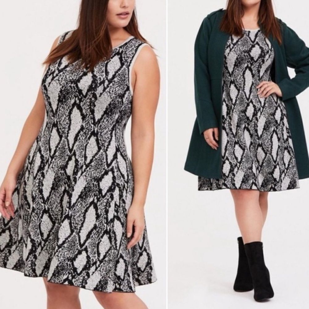 Torrid Size 1 Sleeveless Short Dress Jersey/Sweater